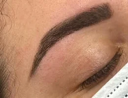 Eyebrows Specialist ( eyebrows stylist)