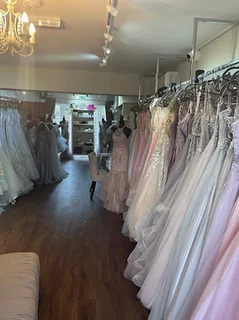 Photo Cinderella Ball Gowns and Beauty Parlour