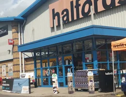 Halfords - East Dereham