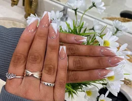 Deluxe Nails