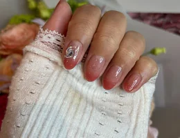 Dashing Feather Nails & Beauty