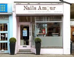 Nails Amour Barnes