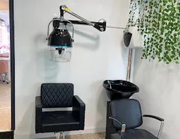 360 nail spa & unisex beauty lounge