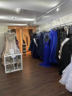 Photo Cinderella Ball Gowns and Beauty Parlour