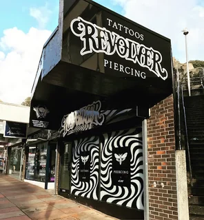 Photo Revolver Tattoo Rooms