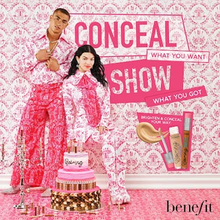 Photo Benefit Cosmetics Brow Bar Counter