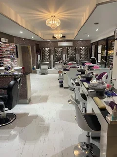 Photo Silk lounge Nail And Make up Bar