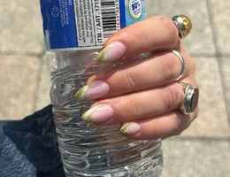 Lucy Nails T&Y