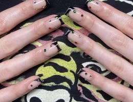 VIVIENCE NAILS