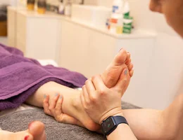 Walking on Clouds | Hampstead | Massage & Physiotherapy