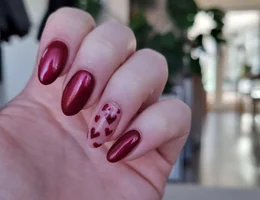 B:unique Nails