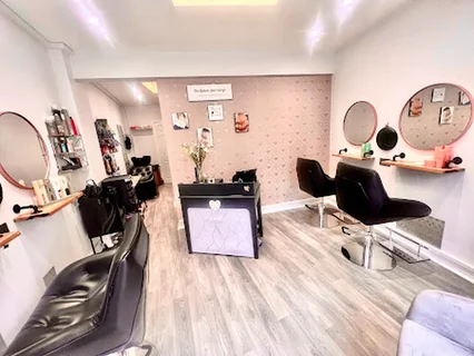 Photo The Beehive Hair Lounge