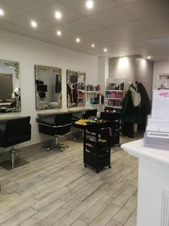 Photo The Hair & Beauty House