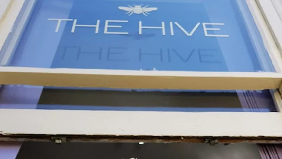 Photo The Hive