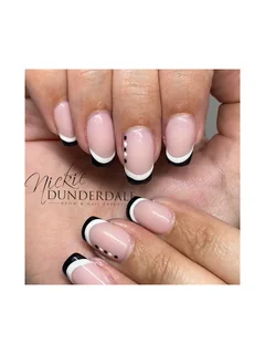 Photo Nickie Dunderdale Brow & Nail Expert