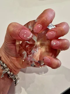 Photo Elegant Nails & Beauty