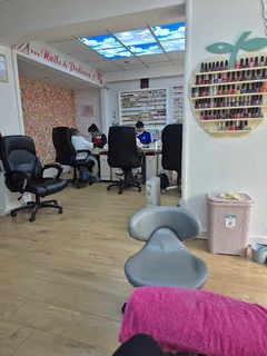 Photo Family Nails - Spa & Beauty