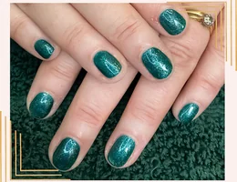 Claudia Sear - Luxury Eco Nails