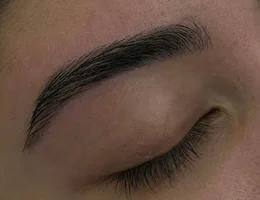 Eyebrows Specialist ( eyebrows stylist)