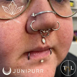 Photo Luxe Lumina Piercing and Jewellery