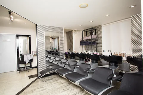 Photo Julian's Hair Salon (Newbury)