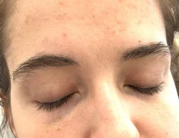 Eyebrows Specialist ( eyebrows stylist)