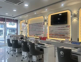 Her Nail Studio