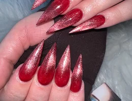 Queen Nails