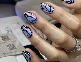 Queen Nails