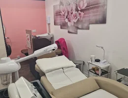 Ru's Brow and Beauty Studio