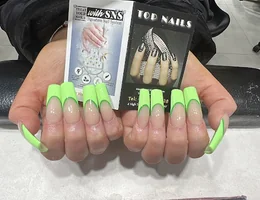 TOP NAILS