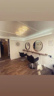 Photo The Beehive Hair Lounge