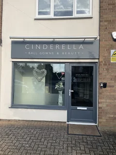 Photo Cinderella Ball Gowns and Beauty Parlour