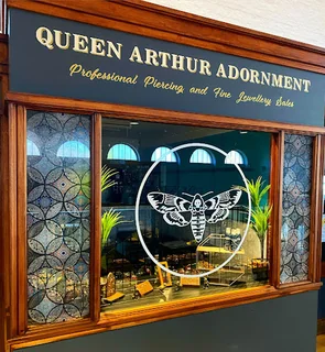 Photo Queen Arthur Adornment