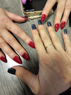 Photo TONY NAILS Gloucester