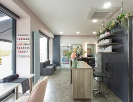 NINE ZERO Salon